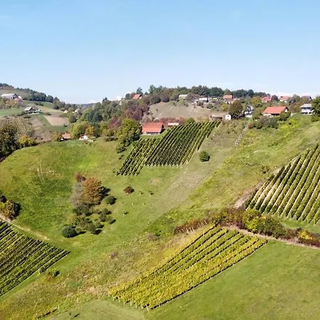 House Zlacka Gorca * Pristava pri Mestinju